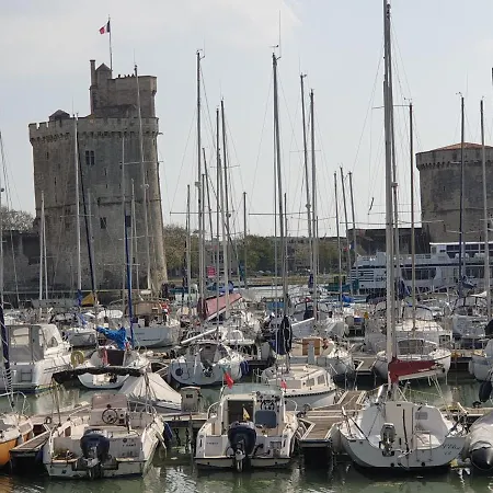 Daire Un Trois Etoiles Entre La Rochelle Et Les Marais Poitevin *