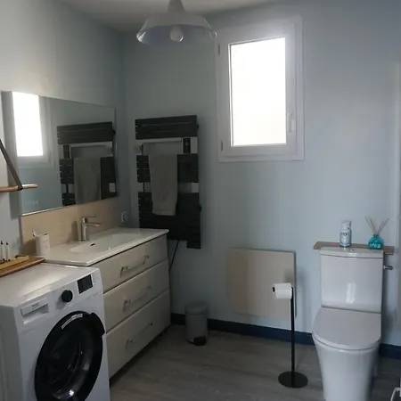 Un Trois Etoiles Entre La Rochelle Et Les Marais Poitevin Marans (Charente-Maritime)