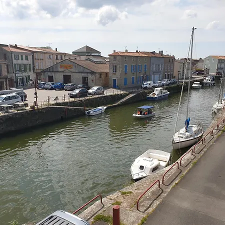 דירה Un Trois Etoiles Entre La Rochelle Et Les Marais Poitevin *