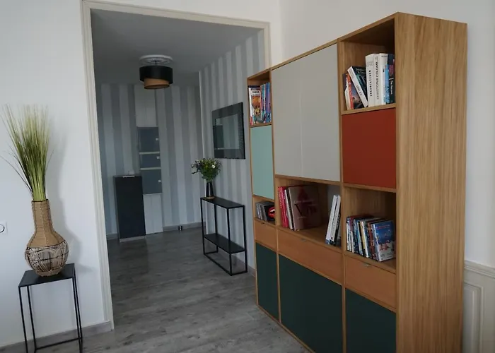 Un Trois Etoiles Entre La Rochelle Et Les Marais Poitevin Apartment