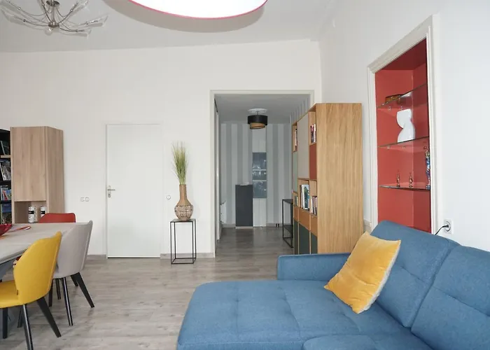 Un Trois Etoiles Entre La Rochelle Et Les Marais Poitevin * Marans (Charente-Maritime)