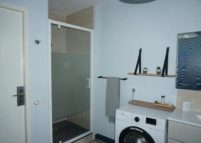 Un Trois Etoiles Entre La Rochelle Et Les Marais Poitevin *