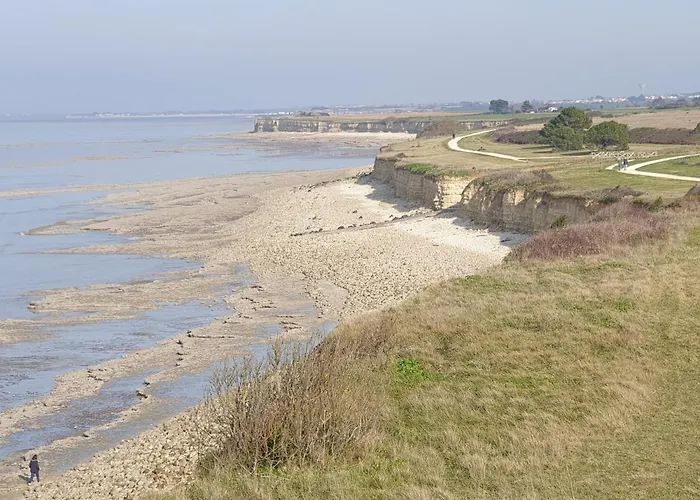 Un Trois Etoiles Entre La Rochelle Et Les Marais Poitevin Apartment *